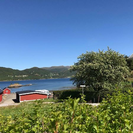Ola Bua Near The Atlantic Road Apartment Lyngstad Exterior photo
